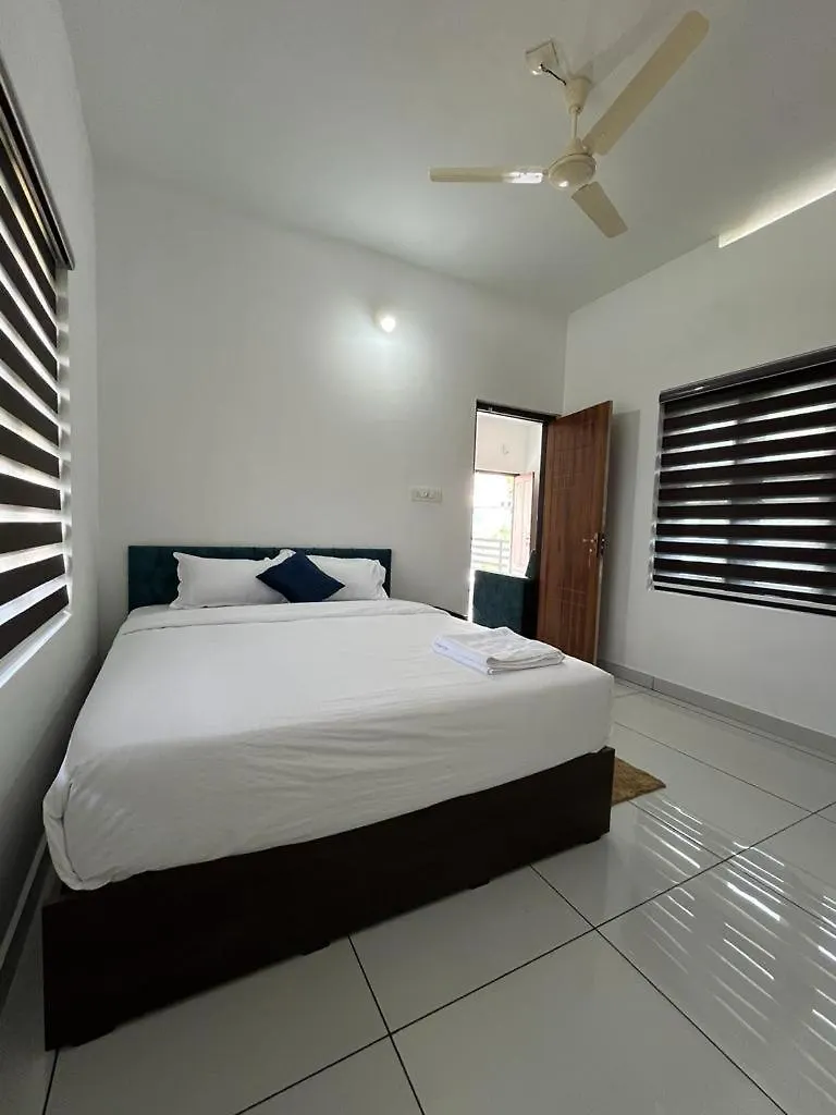 Holiday Villa And Hayat Residency Kalpatta Pansiyon
